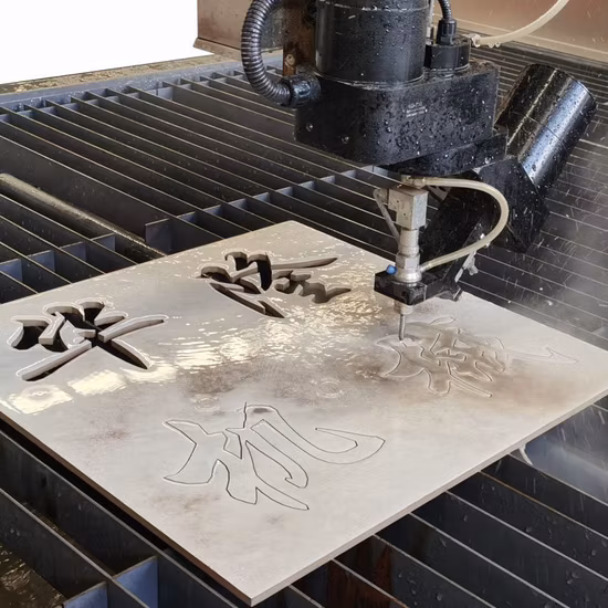Macchina per incidere di taglio CNC Vetro Metallo Pietra Macchine per taglio a getto d'acqua Prezzo Taglierina a getto d'acqua per fresatura di marmo
